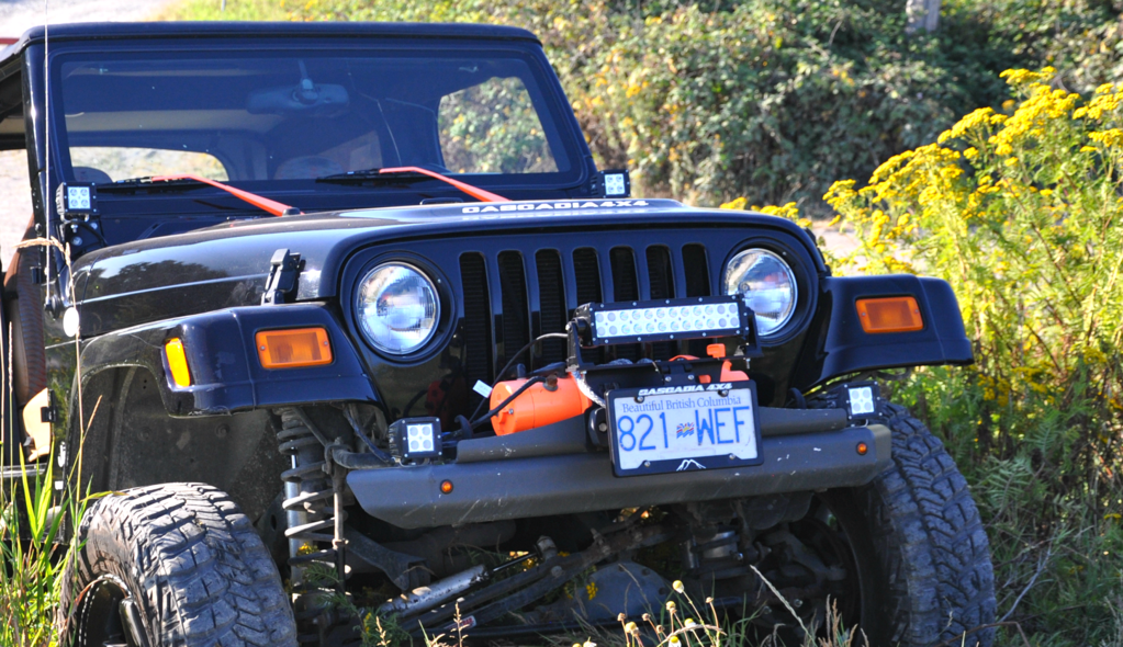 Cascadia Flipster inchLite inch - Fairlead Light Mount Integrated with Winch License Plate System Cascadia Flipster inchLite inch - Fairlead Light Mount Integrated with Winch License Plate System